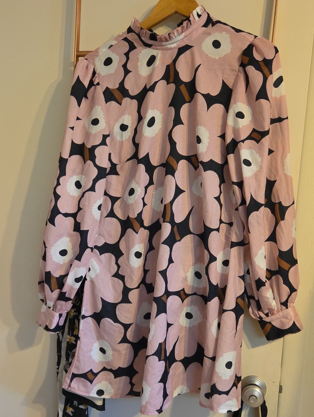 Smak Parlour Uniqye Vintage Pink Floral Puffy Long-Sleeve Dress